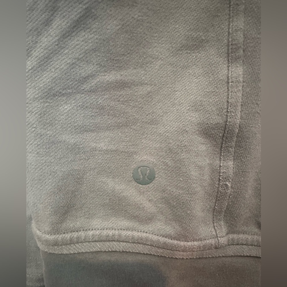 Lululemon Jacket. Size 2 - Picture 5 of 5